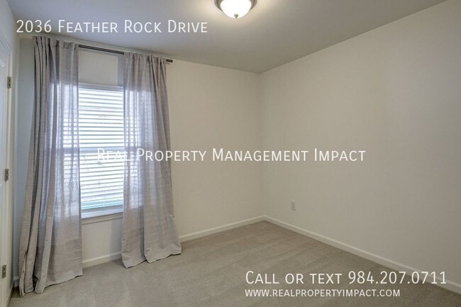 Building Photo - 2036 Feather Rock Dr
