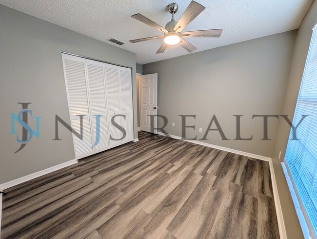 Building Photo - 2/2/1 1200sf Villa with Community Clubhouse & Pool... TRASH, LAWNCARE & BASIC CABLE INCLUDED!