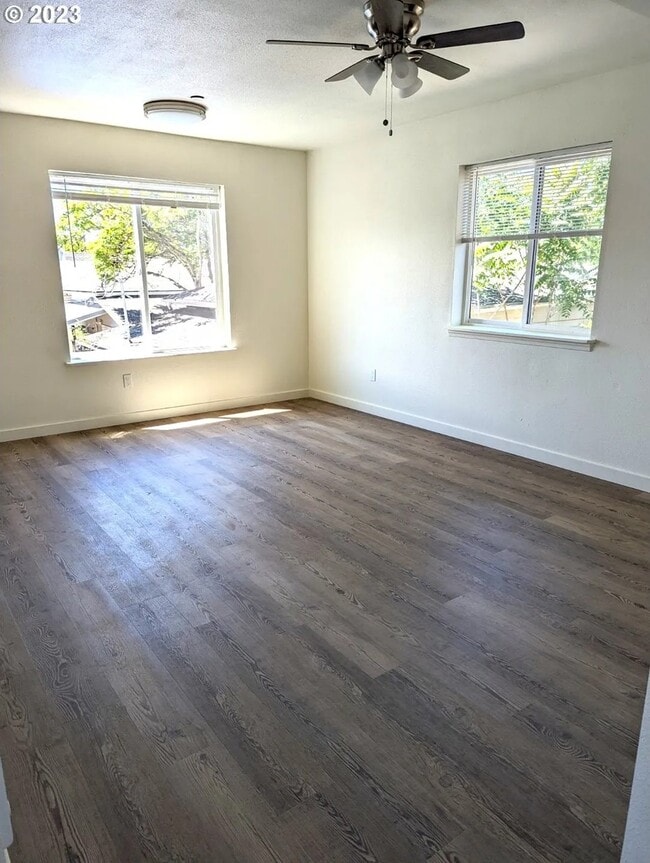 Building Photo - 436 Norway St NE