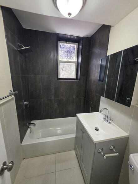 Building Photo - 125 Osborne Ter