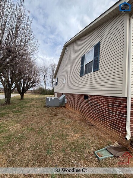 Building Photo - 183 Woodlee Ct