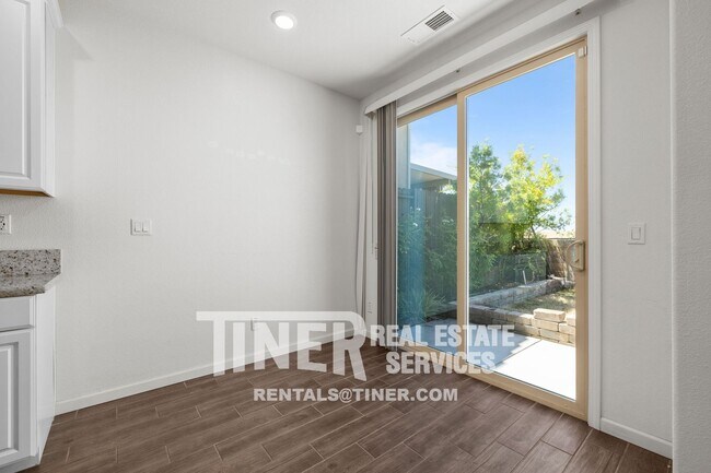 Building Photo - 8082 Avanti Dr