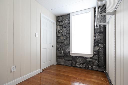 Building Photo - 28 Monmouth St