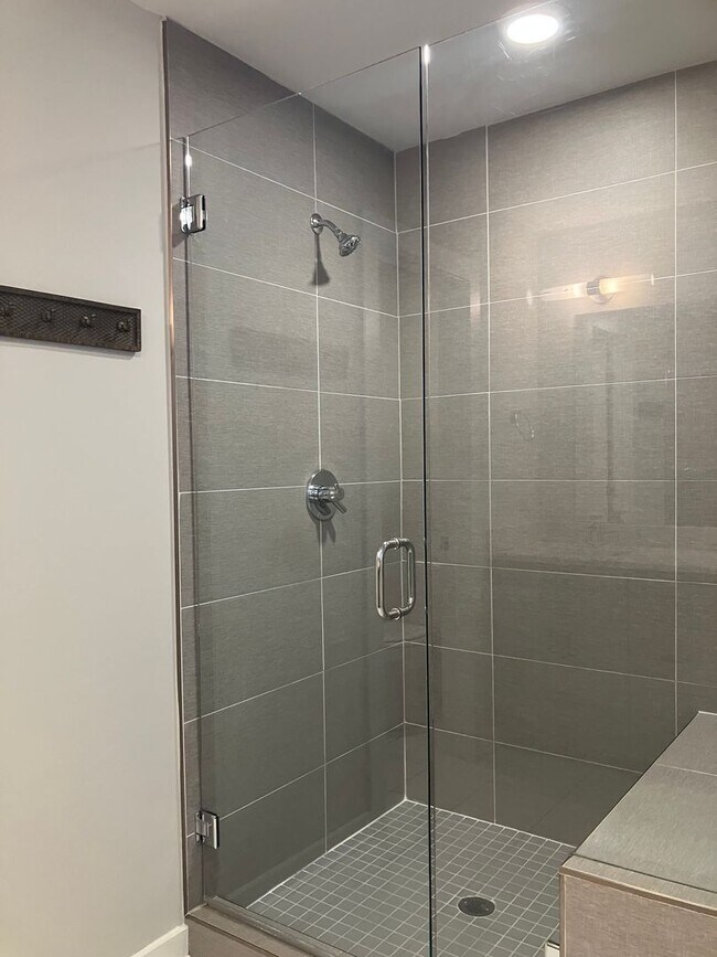 Building Photo - Contemporary East Nashville Home.   MOVE IN SPECIAL $500 OFF ONE MONTH'S RENT