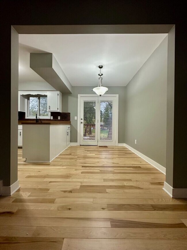 Building Photo - Gorgeous Single Family Home in Brooklyn Park!