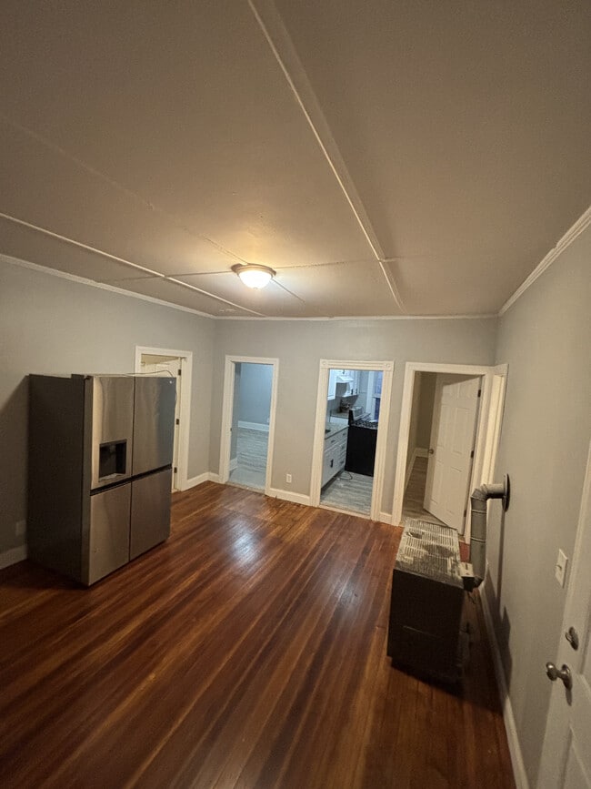 Building Photo - 506 4th St