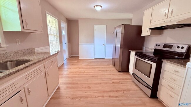 Building Photo - 105 Superior Ave SE