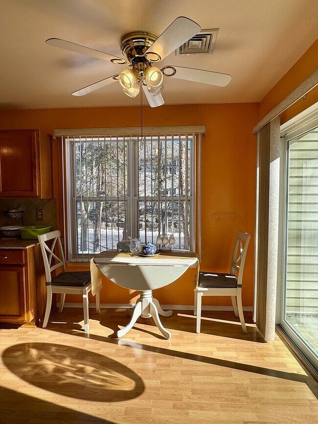 Building Photo - 2 Deer Ct Dr