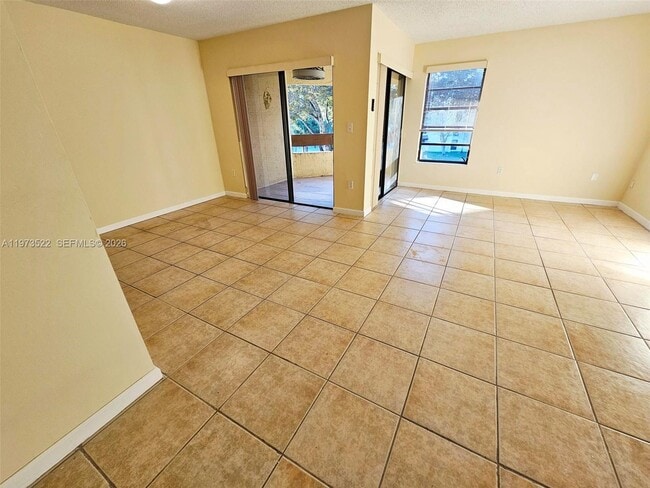 Building Photo - 9015 SW 125th Ave