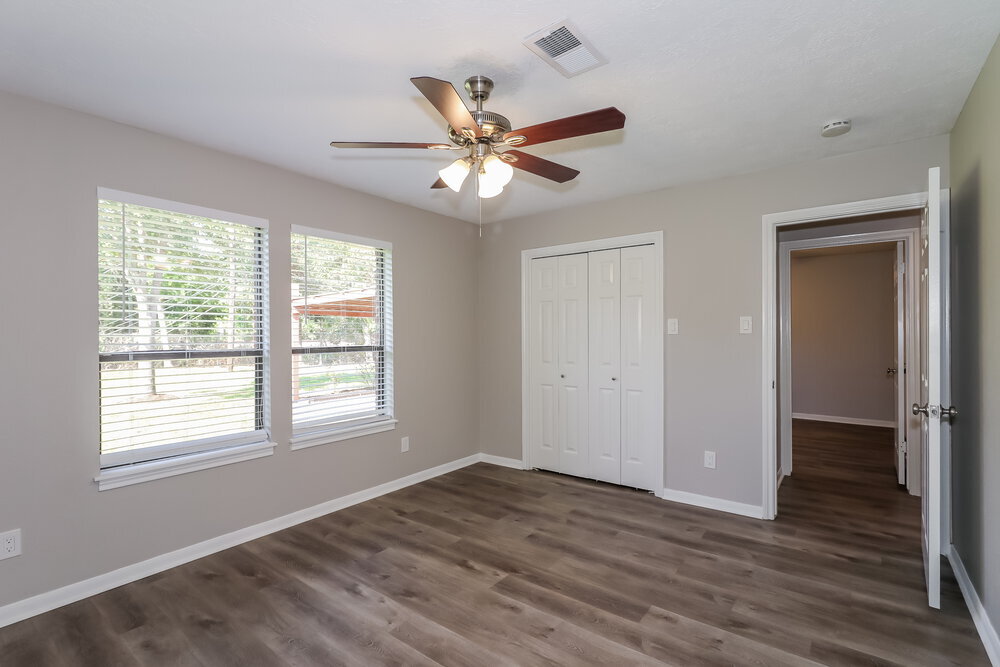 Building Photo - 928 Victoria Dr