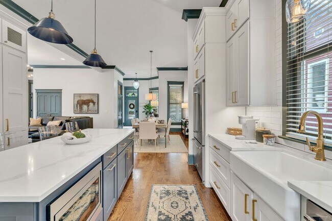 Building Photo - AVAILABLE SEPTEMBER 1ST. Beautifully Restored and FULLY Furnished professionally decorated East N...