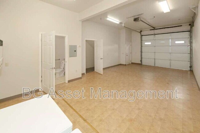 Building Photo - 701 San Pablo Ave