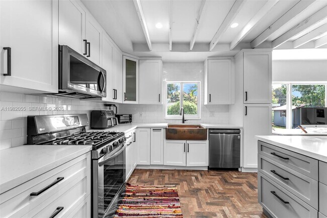 Building Photo - 149 Fern Way