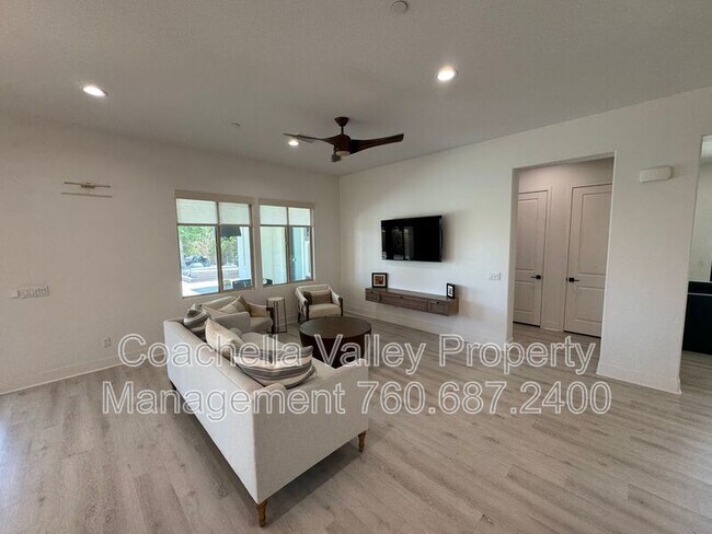 Building Photo - 74635 Tesla Dr