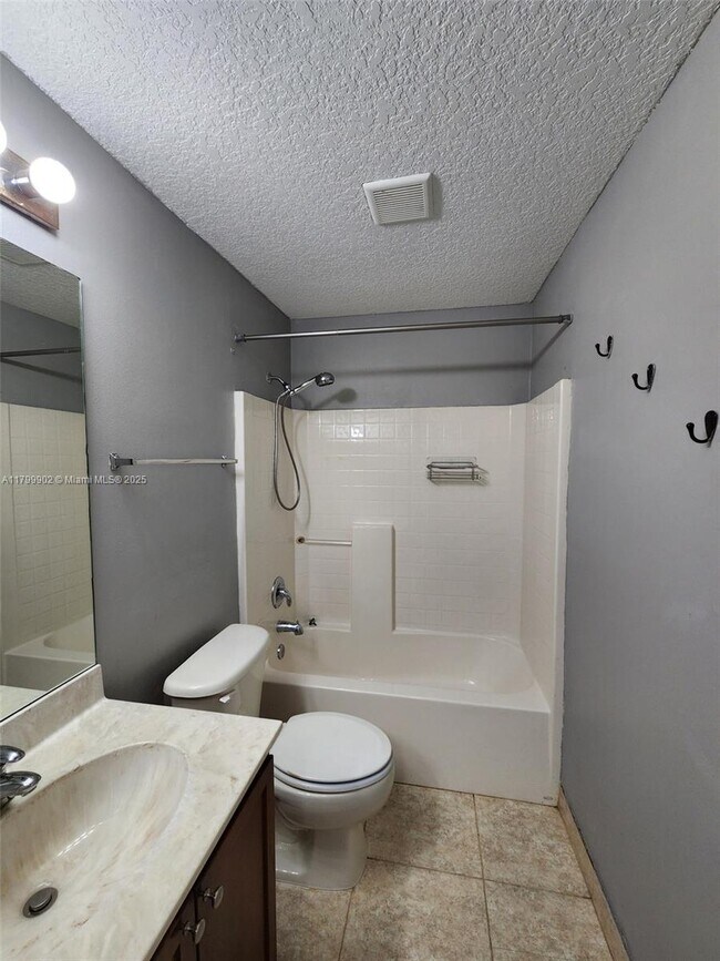 Building Photo - 316 SW Kestor Dr