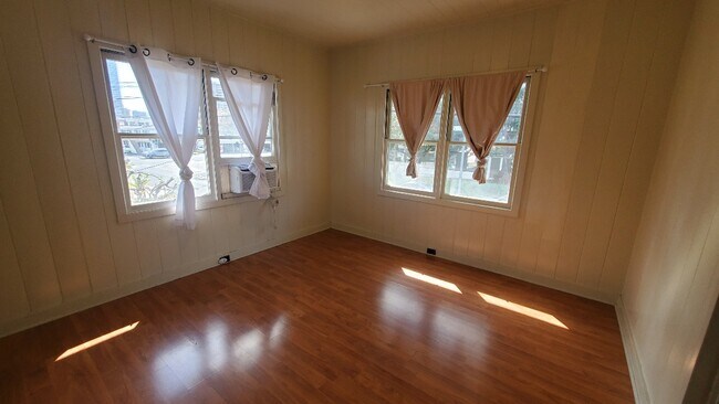 Building Photo - 1138 Kamaile St