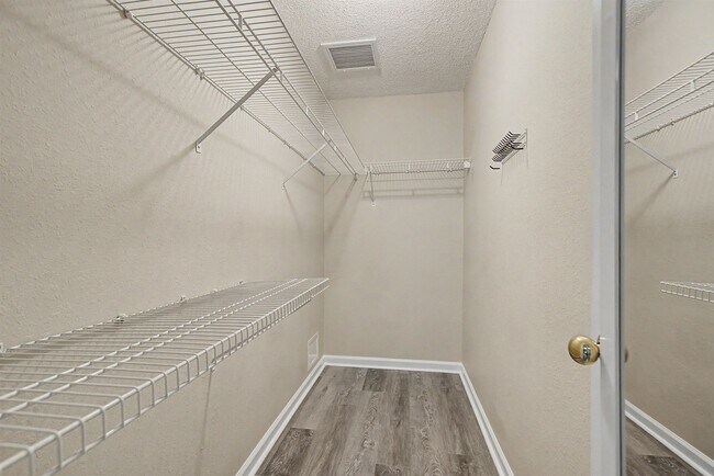 Building Photo - 1850 Newman Ln