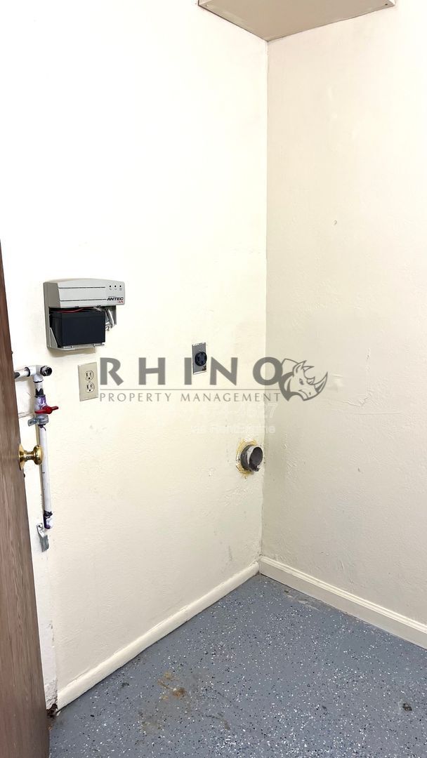 Building Photo - 449 N 1465 W