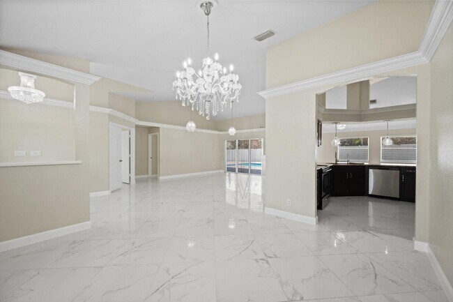 Building Photo - 5450 NW South Crisona Ct