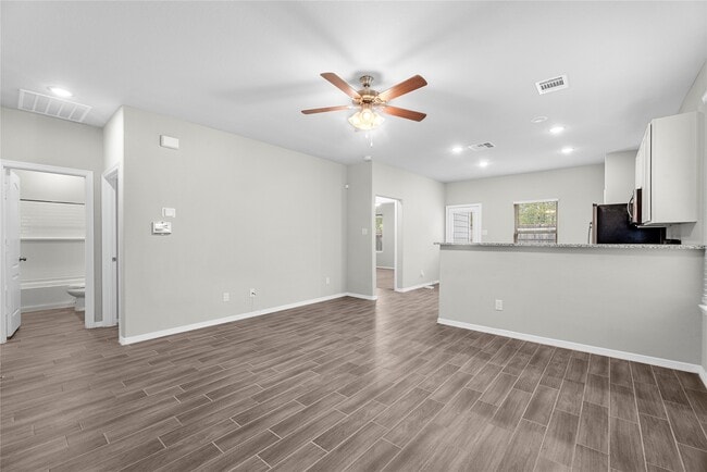 Building Photo - 24750 Russet Bluff Trl