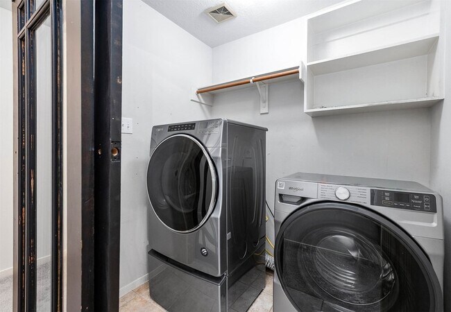 Building Photo - 4502 Park Trail Ln