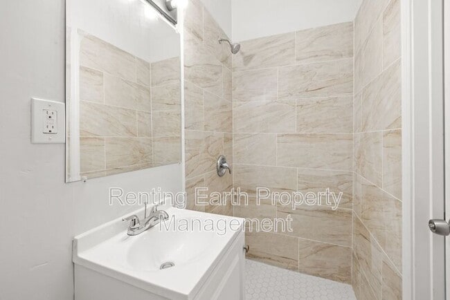 Building Photo - 3230 Arlington Ave