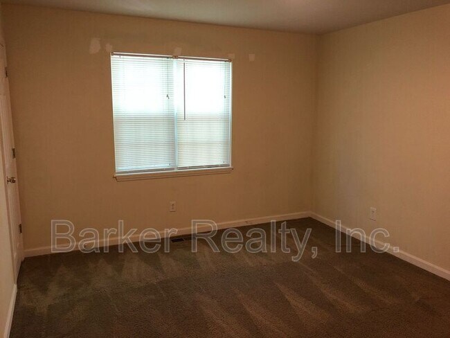 Building Photo - 4929 Coral Ridge Ct