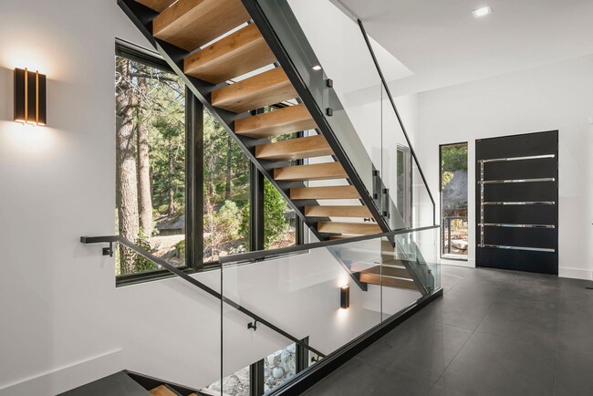 Building Photo - Luxury Mountain Retreat