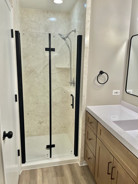 Building Photo - 17537 S Gilbert Dr