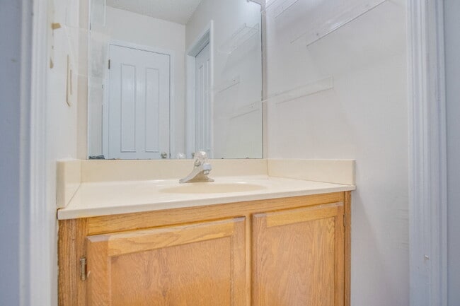 Building Photo - Foxborough 2BR/1.5BA Townhome – Back Deck, Available 12/12- Pet Friendly!