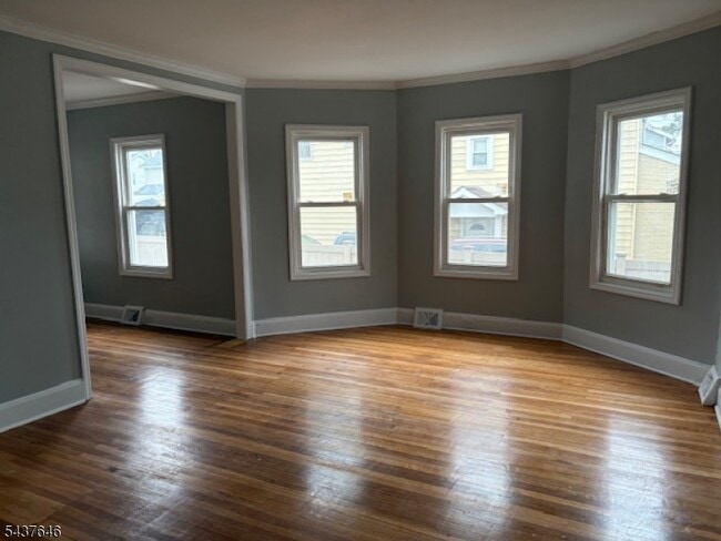 Building Photo - 65 W Stearns St