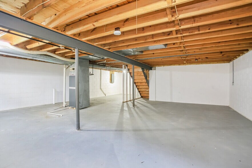 Building Photo - 5335 Brayton Ave