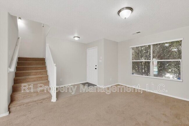 Building Photo - 2713 Violeta Cir SE