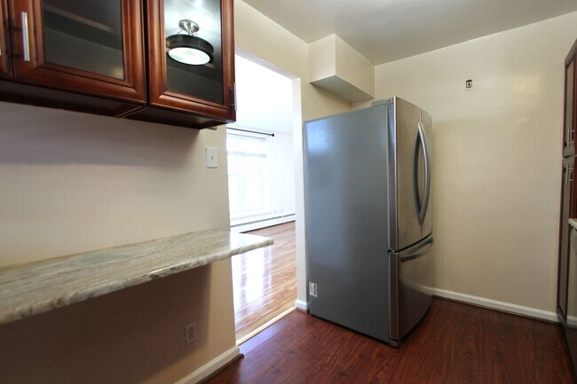 Building Photo - 6460 Ardleigh St