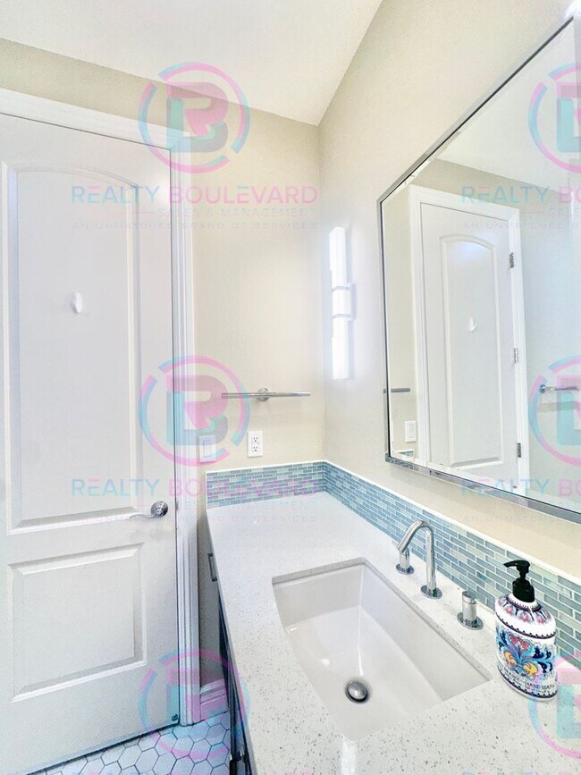 Building Photo - 1767 Fairway Hills Trail