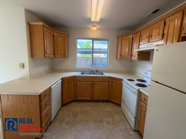 Building Photo - 1115 N 1570 W