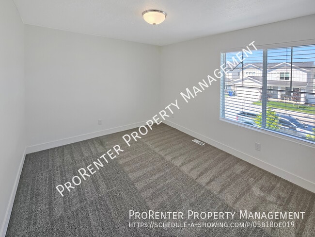 Building Photo - 3111 S Edgewater Cv
