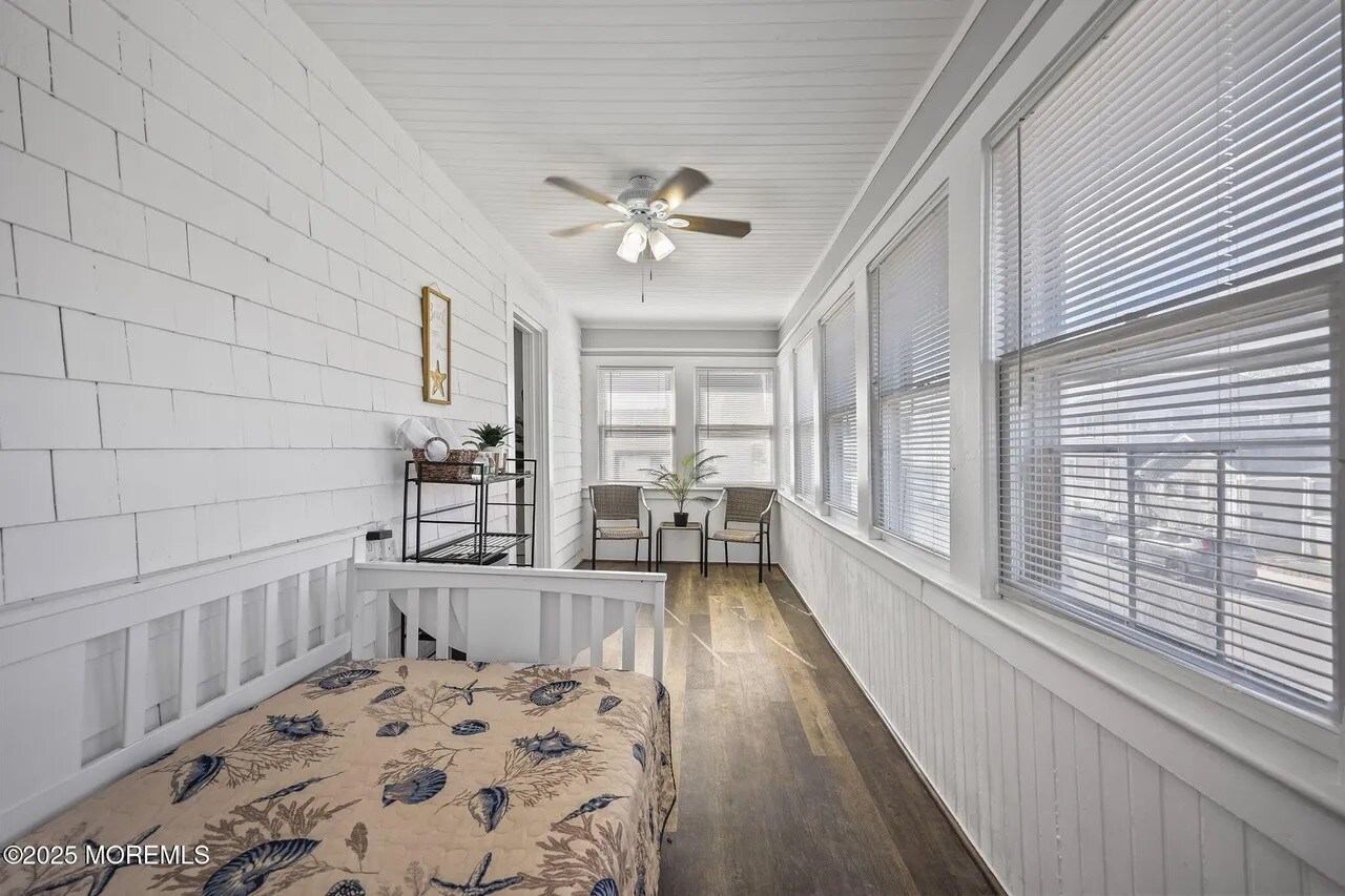 Building Photo - 111 Blaine Ave