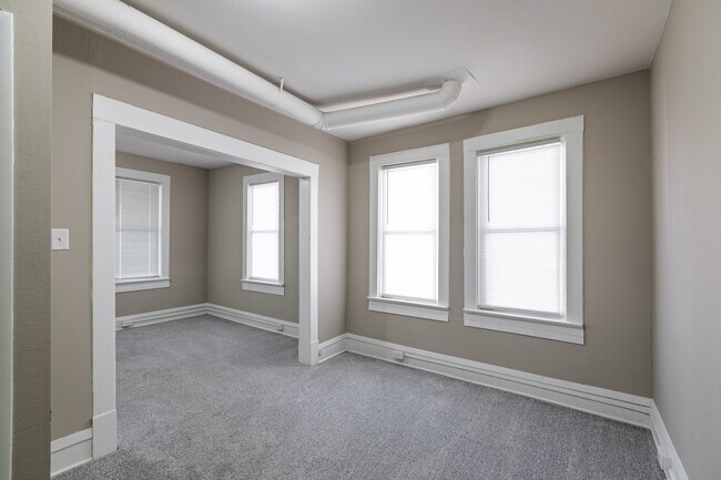 Building Photo - 324 Copeland Ave