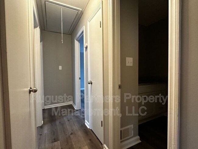 Building Photo - 4565 Rockdale Ct