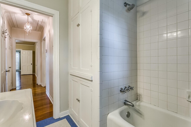 Building Photo - Ready for New Students- 2 Bed, 1 Bath Tudor Home Minutes from TCU- 76109