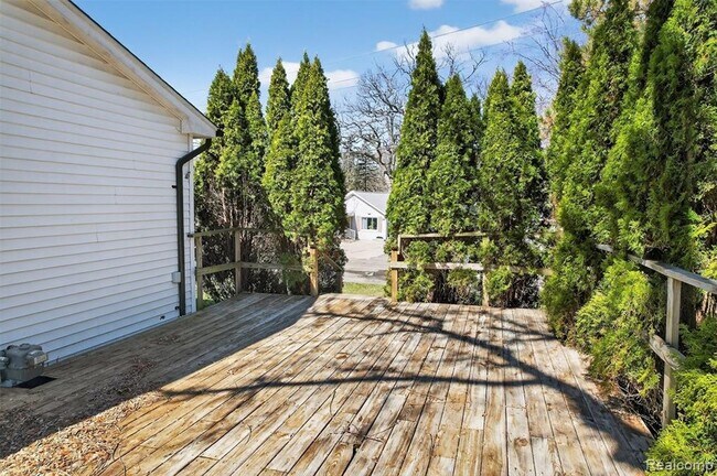 Building Photo - 4171 Mapleleaf Rd