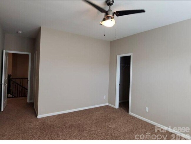 Building Photo - 317 Montibello Dr