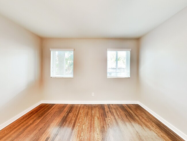 Building Photo - 880 N Highland Ave NE