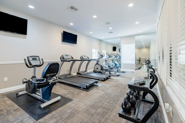 Building Photo - 2035 Philippe Pkwy