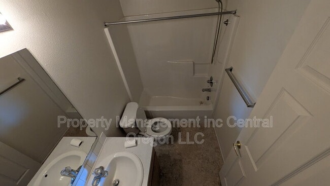 Building Photo - 2110 Baines Blvd
