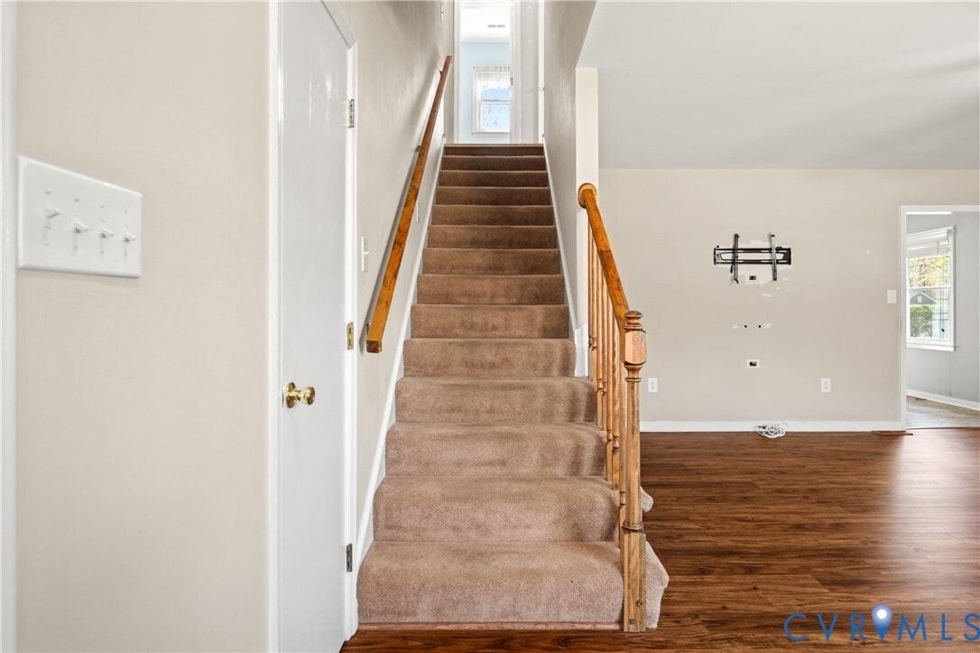 Building Photo - 7156 Birchwood Cir