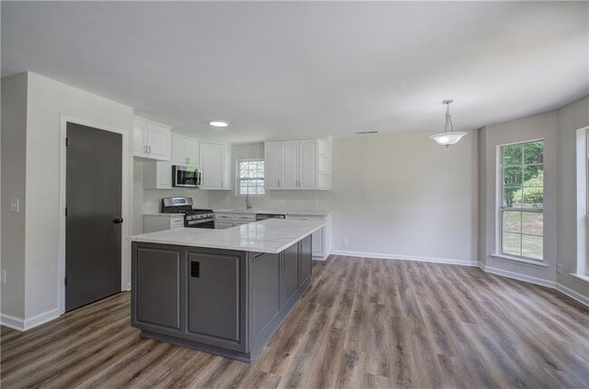 Building Photo - 4100 Chanticleer Dr NW