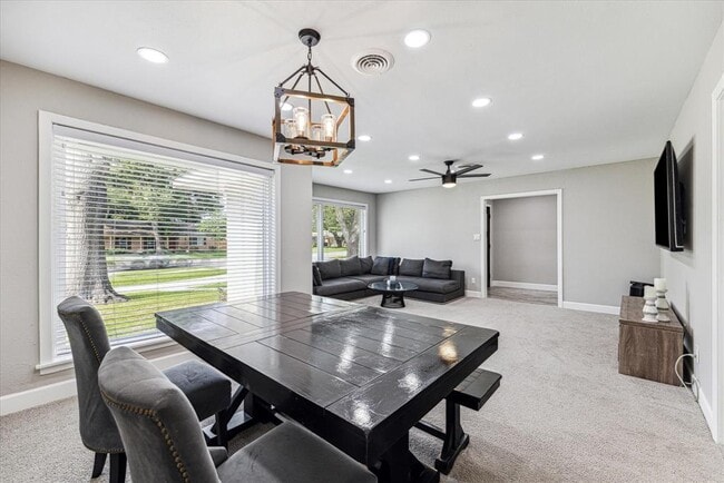 Building Photo - 5259 Willowbend Blvd