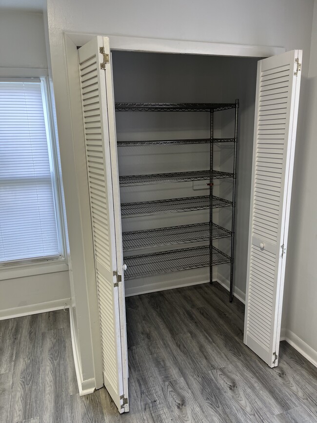 Building Photo - 604 W Mt Morris St